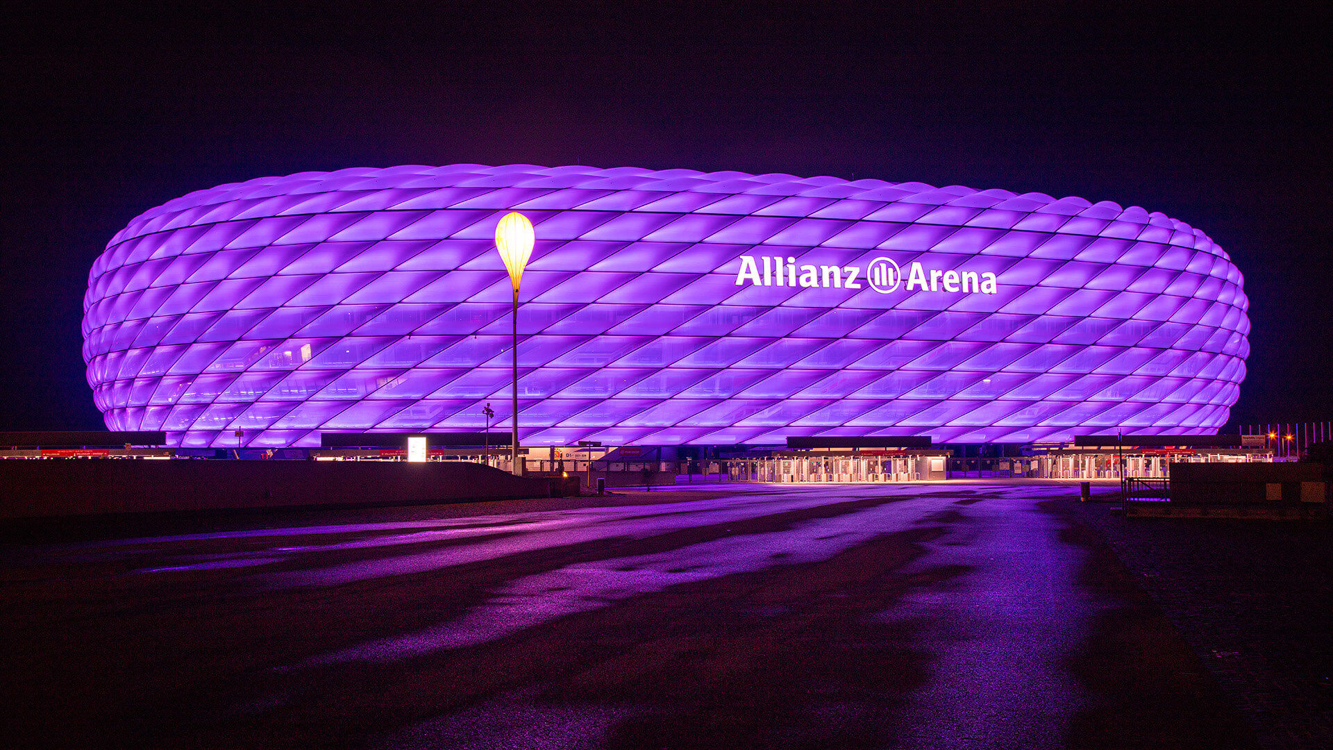 Sân vận động tổ chức euro Allianz Arena (Munich, Đức)