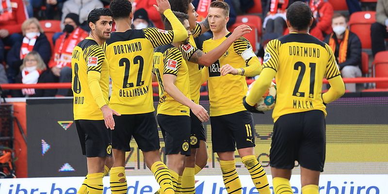 Borussia Dortmund là một trong những các đội bóng ở đức mạnh nhất